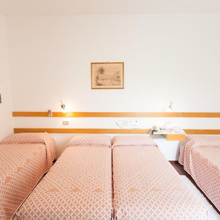 Hotel Rossini Tabiano Terme Buitenkant foto