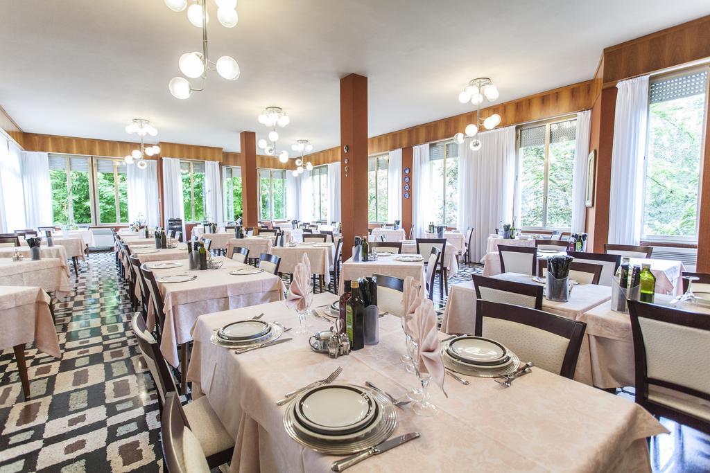 Hotel Rossini Tabiano Terme Buitenkant foto