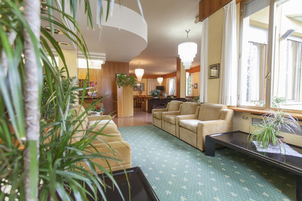 Hotel Rossini Tabiano Terme Buitenkant foto