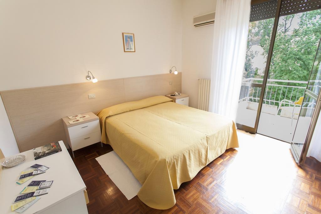 Hotel Rossini Tabiano Terme Buitenkant foto