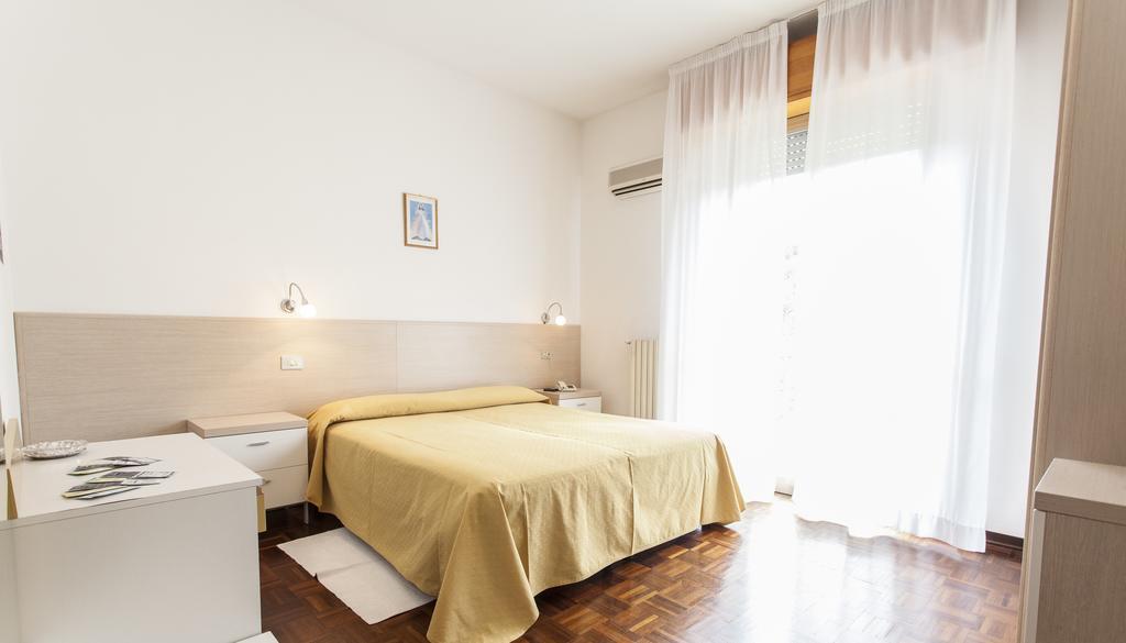 Hotel Rossini Tabiano Terme Buitenkant foto