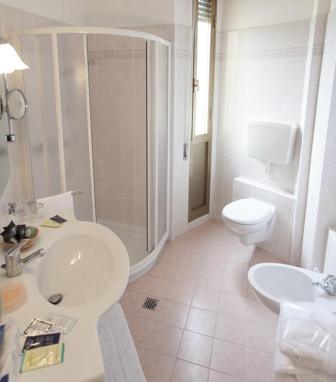 Hotel Rossini Tabiano Terme Buitenkant foto