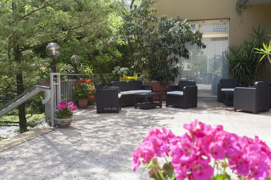 Hotel Rossini Tabiano Terme Buitenkant foto