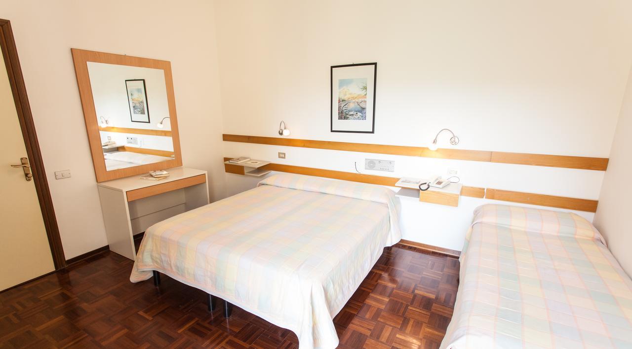 Hotel Rossini Tabiano Terme Buitenkant foto