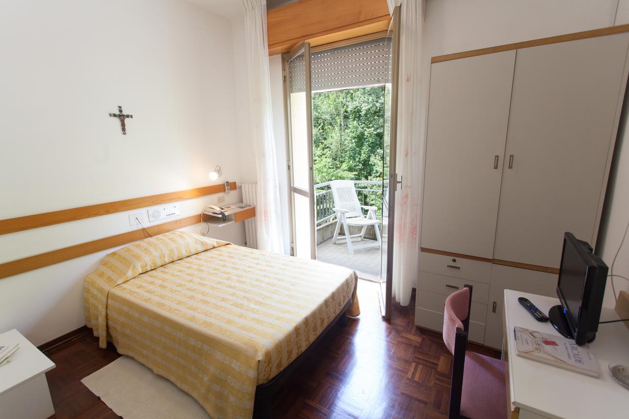 Hotel Rossini Tabiano Terme Buitenkant foto