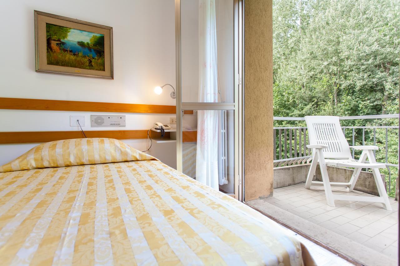 Hotel Rossini Tabiano Terme Buitenkant foto